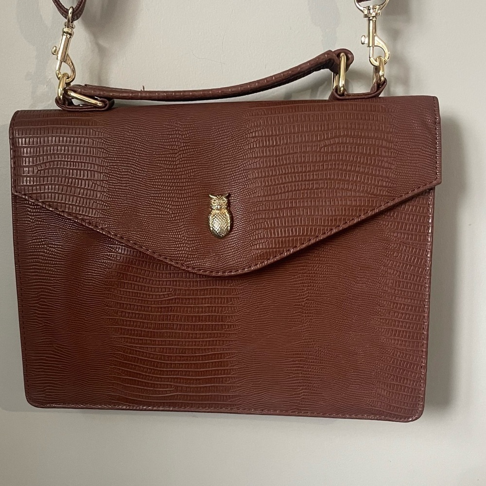DEENA & OZZY vintage crossbody bag brown with gold owl detail